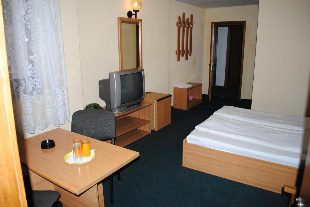 Hotel West Scheia Rum bild