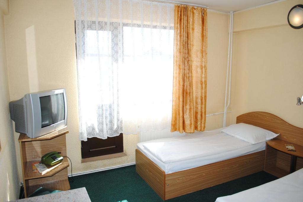 Hotel West Scheia Rum bild