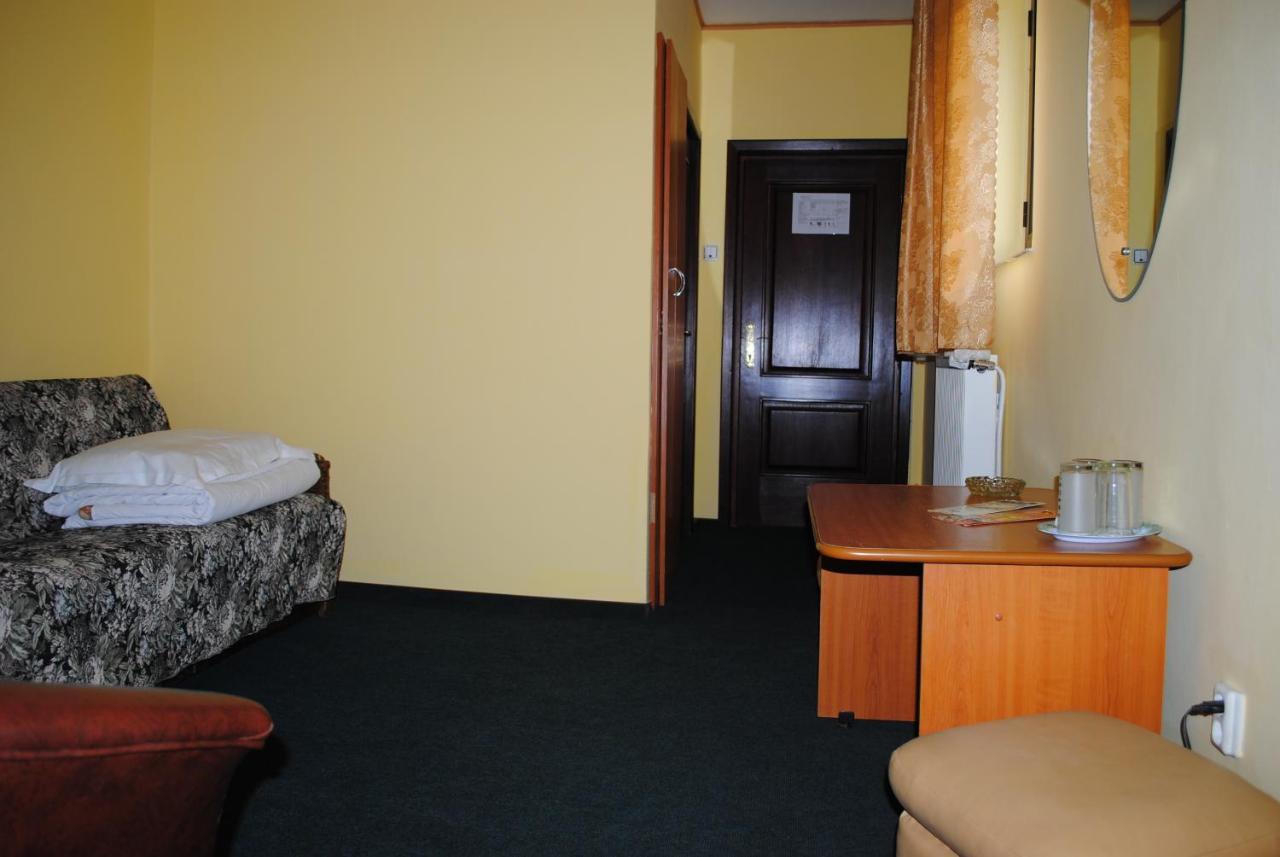 Hotel West Scheia Rum bild